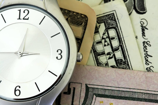時(shí)間就是金錢(qián)。