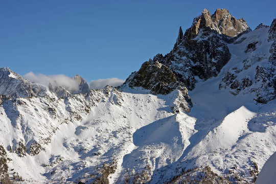 霞慕尼山