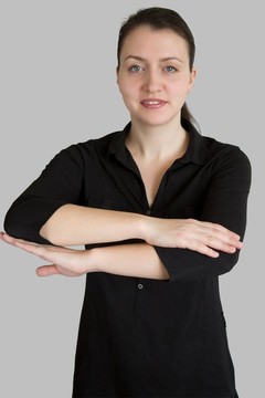 女人有折一只胳膊