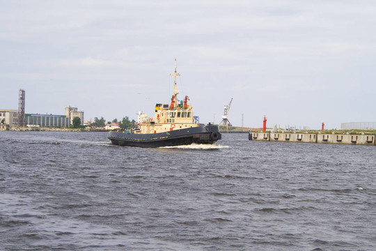 Tugboat 01