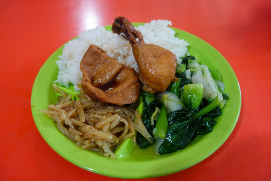 雞腿蓋飯