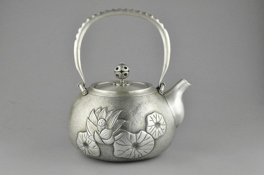 一套純銀茶具