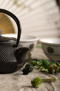 中國茶壺和兩杯