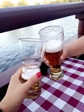 干杯 成交 分享