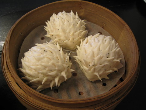餃子在蒸籠