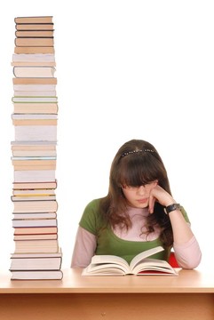 女孩和書