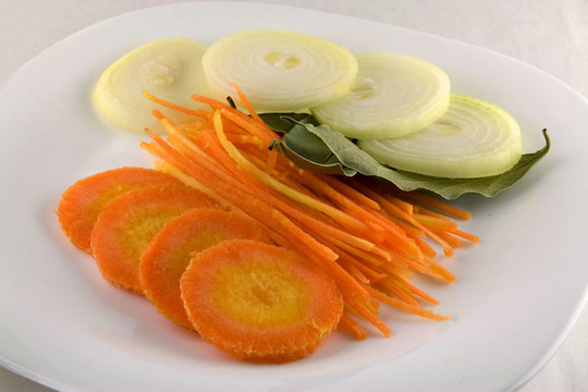 洋蔥；carrot