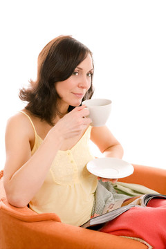 年輕的女人喜歡喝一杯茶