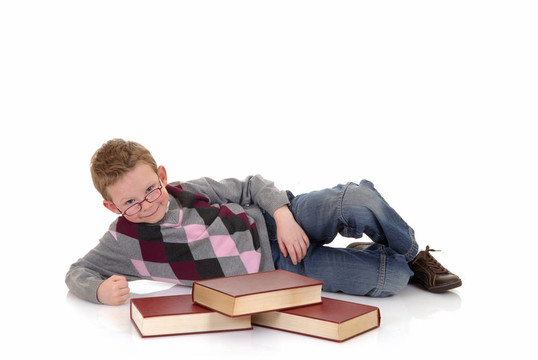 帶百科全書的小男孩