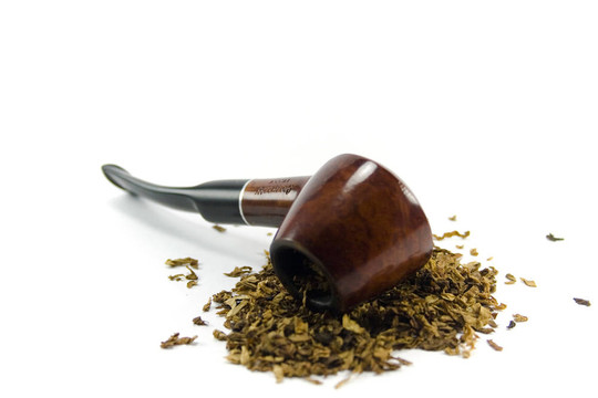 煙管和煙草堆