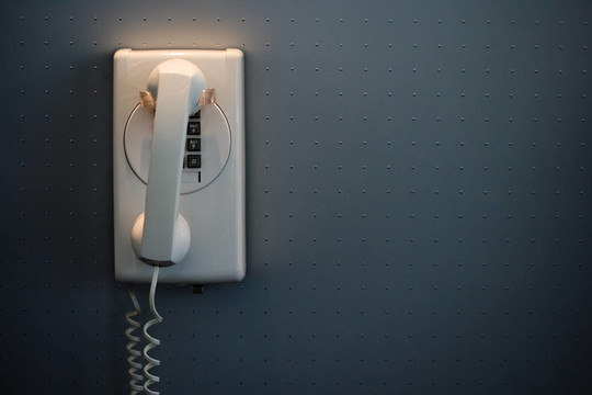 白色電話安裝