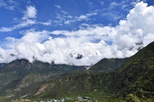 南迦巴瓦峰