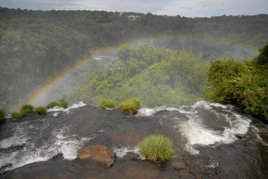 伊瓜蘇瀑布與vrainbow。阿根廷