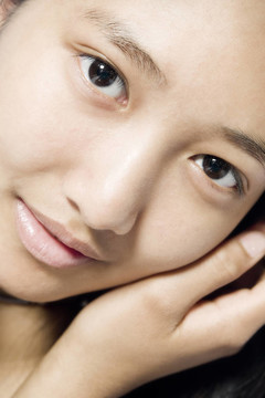 亞洲女孩看起來可愛