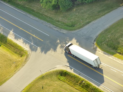 卡車在CROSSROADS