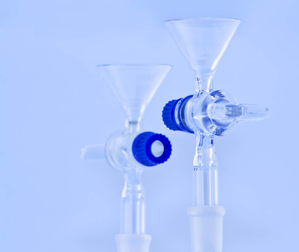 漏斗和水龍頭