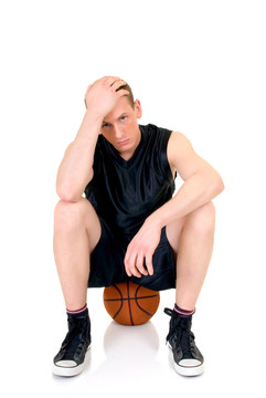 青年男子籃球運動員