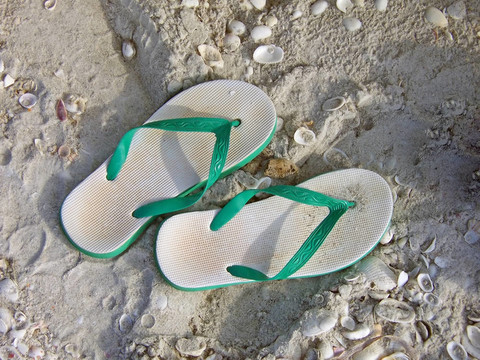沙滩凉鞋