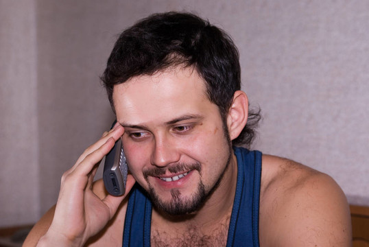 年輕的一個(gè)風(fēng)格的男人
