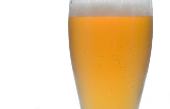 特寫一個開朗白啤酒