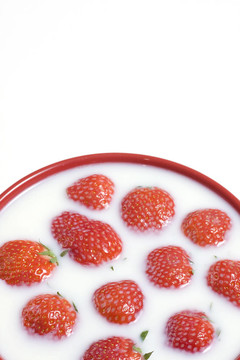 草莓牛奶