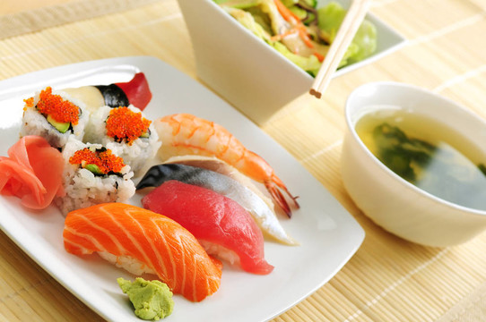 粟實(shí)的午餐