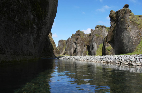 河峽谷