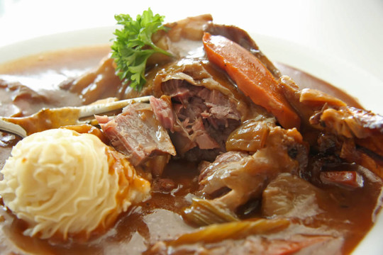 燉羊肉腿
