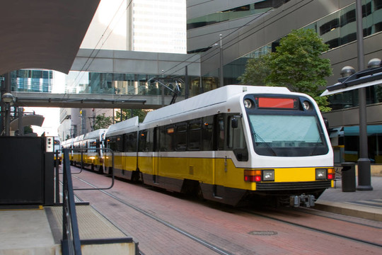 大眾運輸（1列火車）