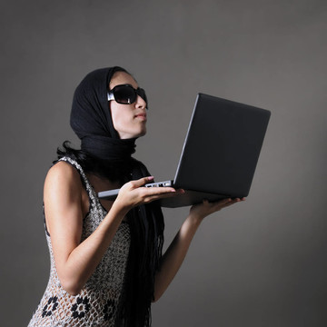 女人的筆記本電腦