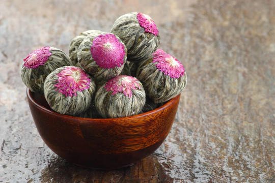 茶玫瑰開花