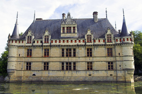 阿宰勒里多城堡；Loire；法國