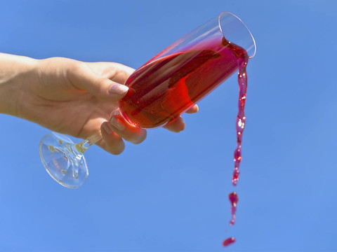 酒杯喝