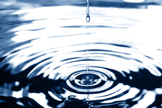 水