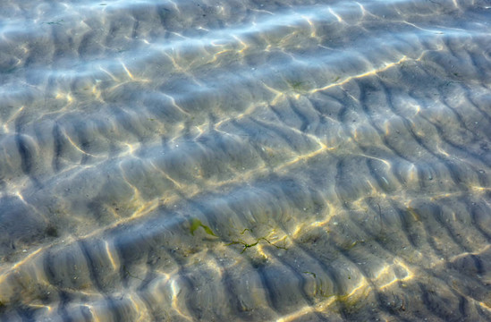 海底和波浪