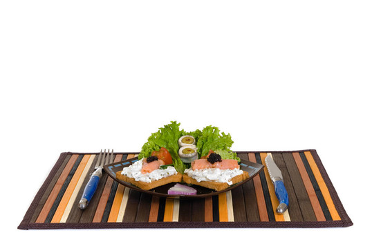 腌熏三文魚(yú)吐司