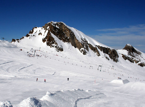 高山滑雪運(yùn)動(dòng)員