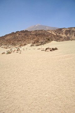 頂部的火山景觀