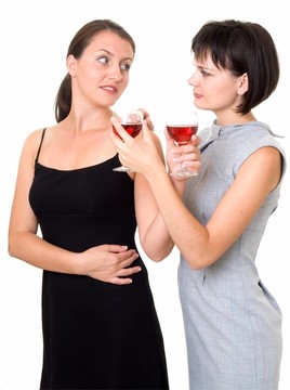 女孩用酒