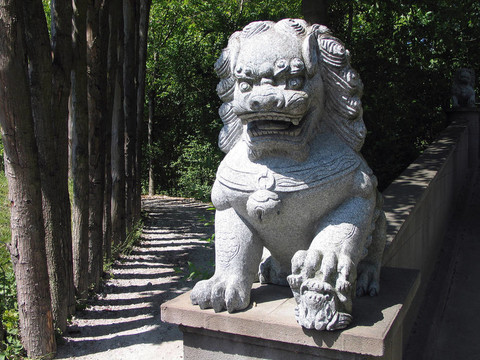 日本的獅子雕像