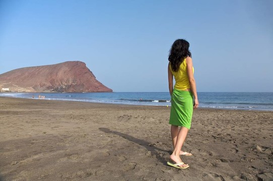 在tejita海灘的女人