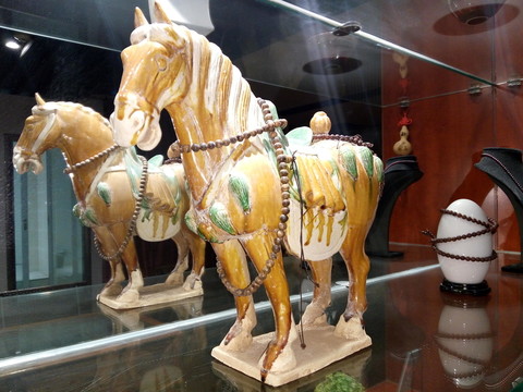 唐三彩馬