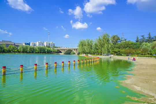 碧水藍(lán)天城市風(fēng)光
