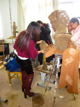 雕塑創(chuàng)作