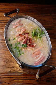 酸菜燉肥腸