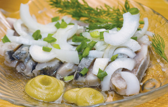 鯡魚和洋蔥沙拉