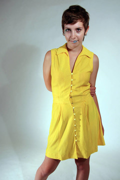 小丑面對可愛的Young Woman