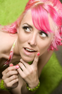 漂亮女人與Pink Hair