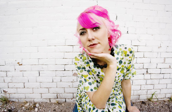 與Pink Hair的女人