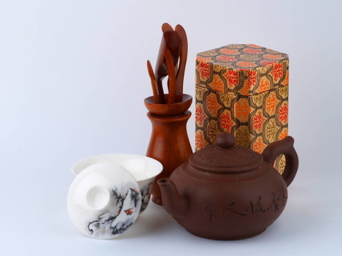 帶壺和杯的茶具